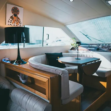 Discoverboat - Pita - Exclusive Boat&breakfast 船屋 巴里