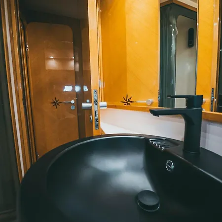 Discoverboat - Pita - Exclusive Boat&breakfast Botel