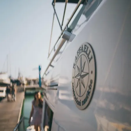 Bateau-hôtel Discoverboat - Pita - Exclusive Boat&breakfast