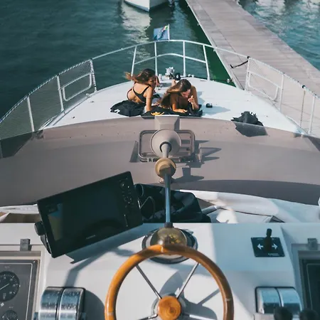 Botel Discoverboat - Pita - Exclusive Boat&breakfast *