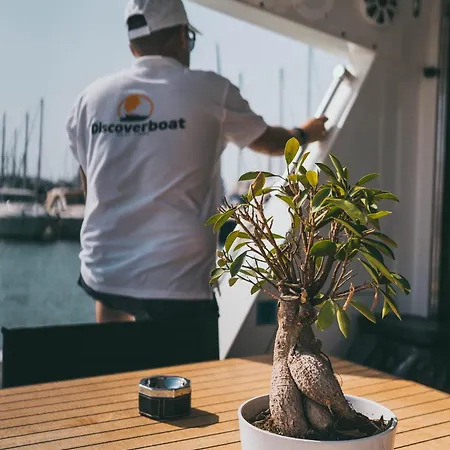 Discoverboat - Pita - Exclusive Boat&breakfast