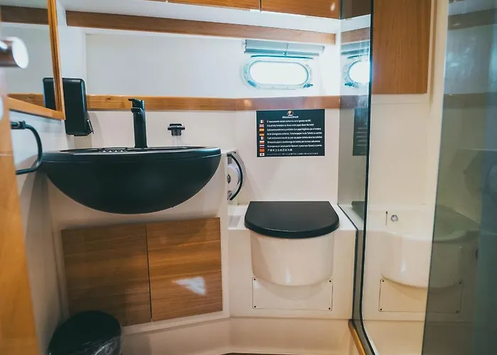 Discoverboat - Pita - Exclusive Boat&breakfast *